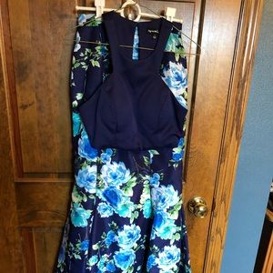 Super cute mermaid style prom dress!